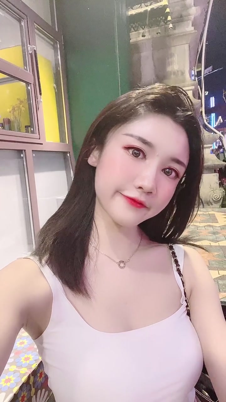 24岁刚下水雪白妹妹